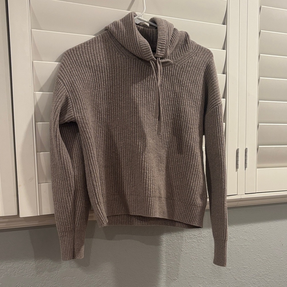 GAP Women's Ribbed Knit Sweater - Taupe